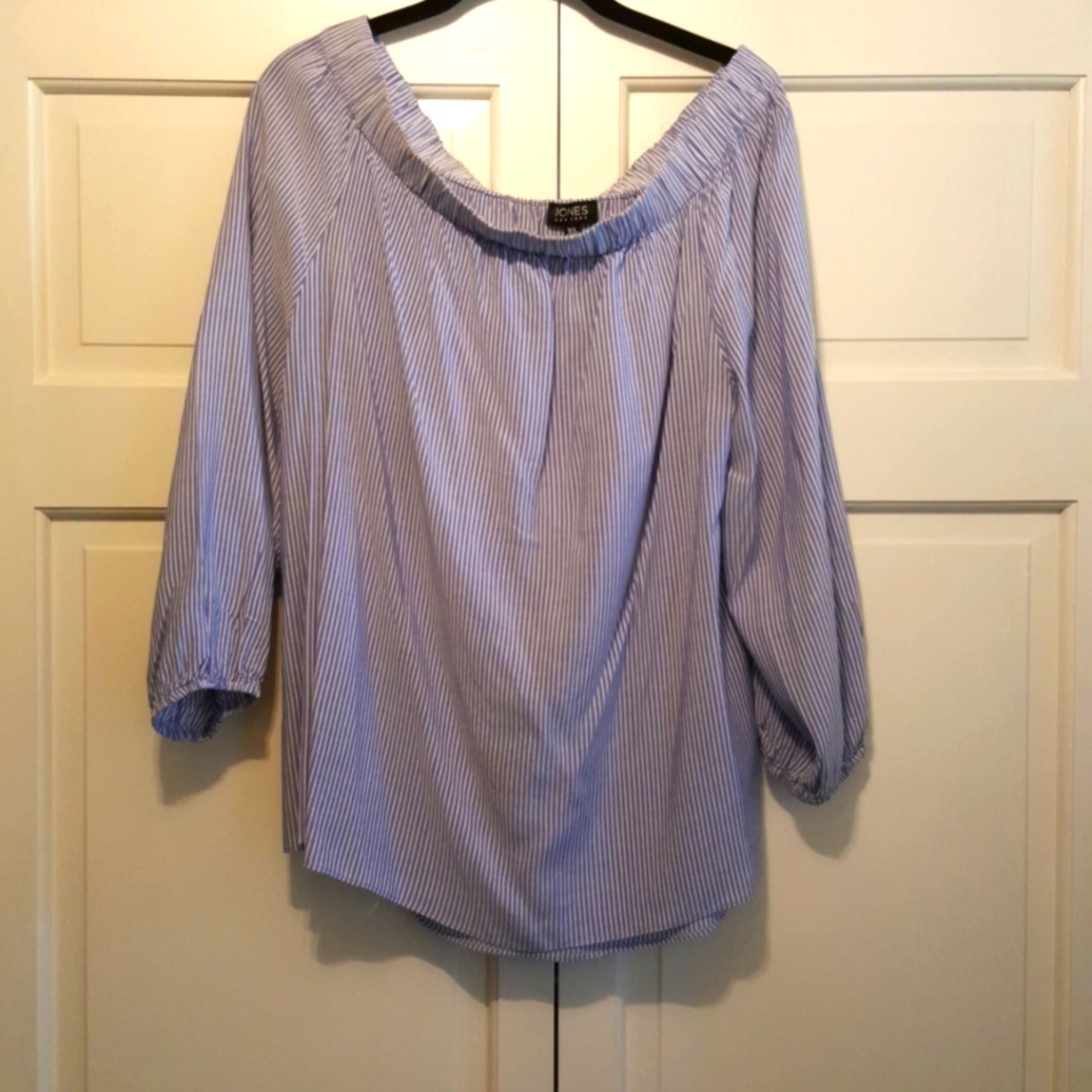 Jones new york  classic off shoulder top.